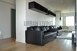 Apartment Fashion District - Living room