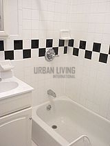 Apartment East Harlem - Bathroom