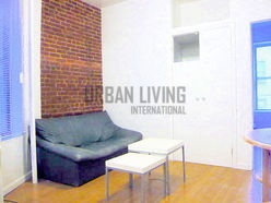 Apartment Theatre District - Living room