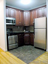 Penthouse Theatre District - Kitchen