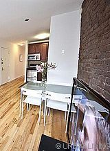 Penthouse Theatre District - Living room